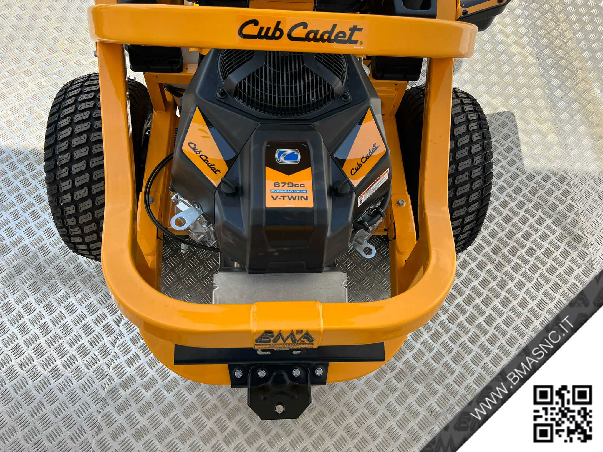 CUB_CADET_XZ6_L107_TRATTORINO_RAGGIO_ZERO_9.jpg