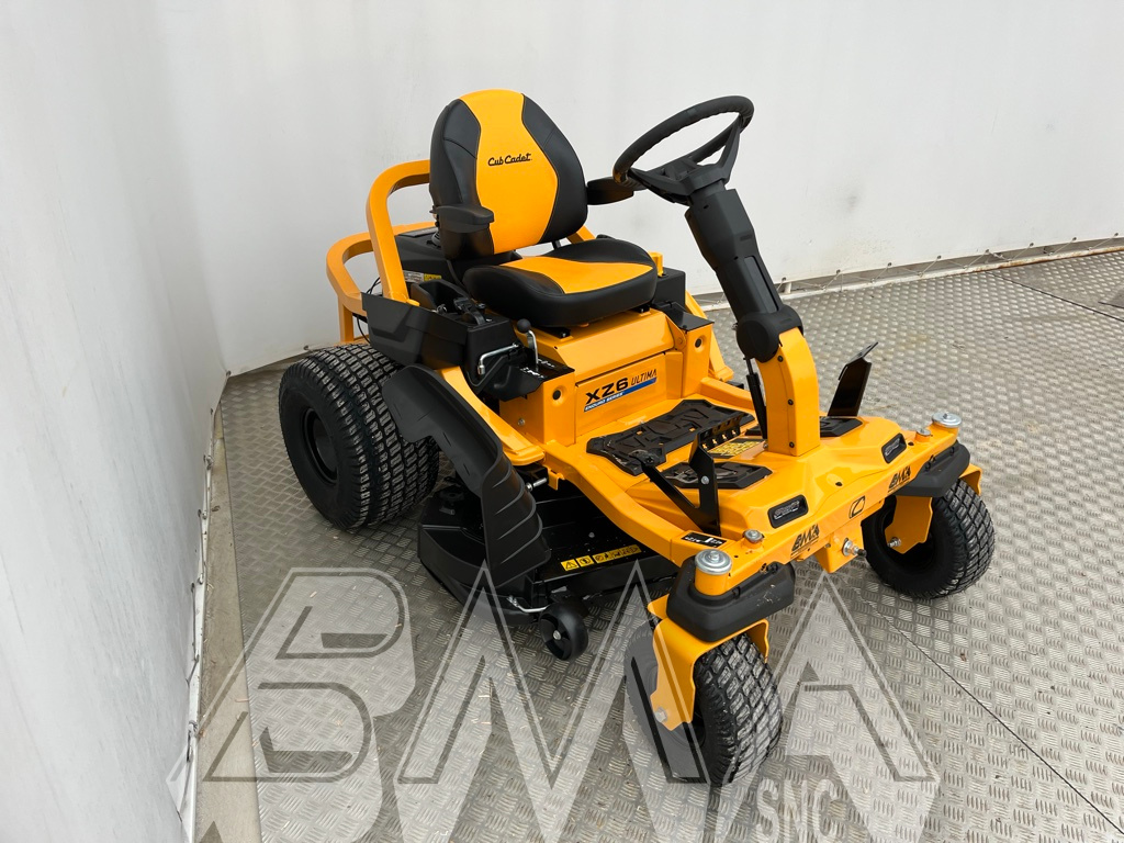 CUB_CADET_XZ6_127_TRATTORINO_RAGGIO_ZERO_VOLANTE_3.jpg