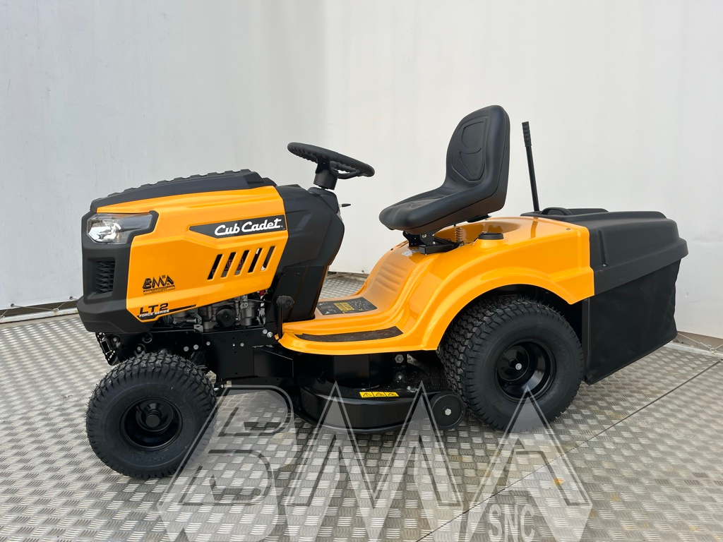 CUB_CADET_LT2_NR92_TRATTORINO_CON_RACCOLTA_1.jpg