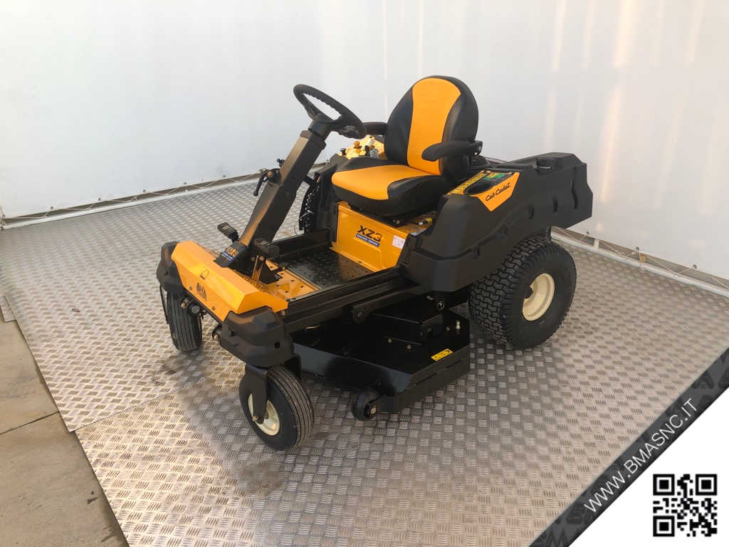 CUB_CADET_XZ3_122_TRATTORINO_RAGGIO_ZERO_A_VOLANTE_4.jpg
